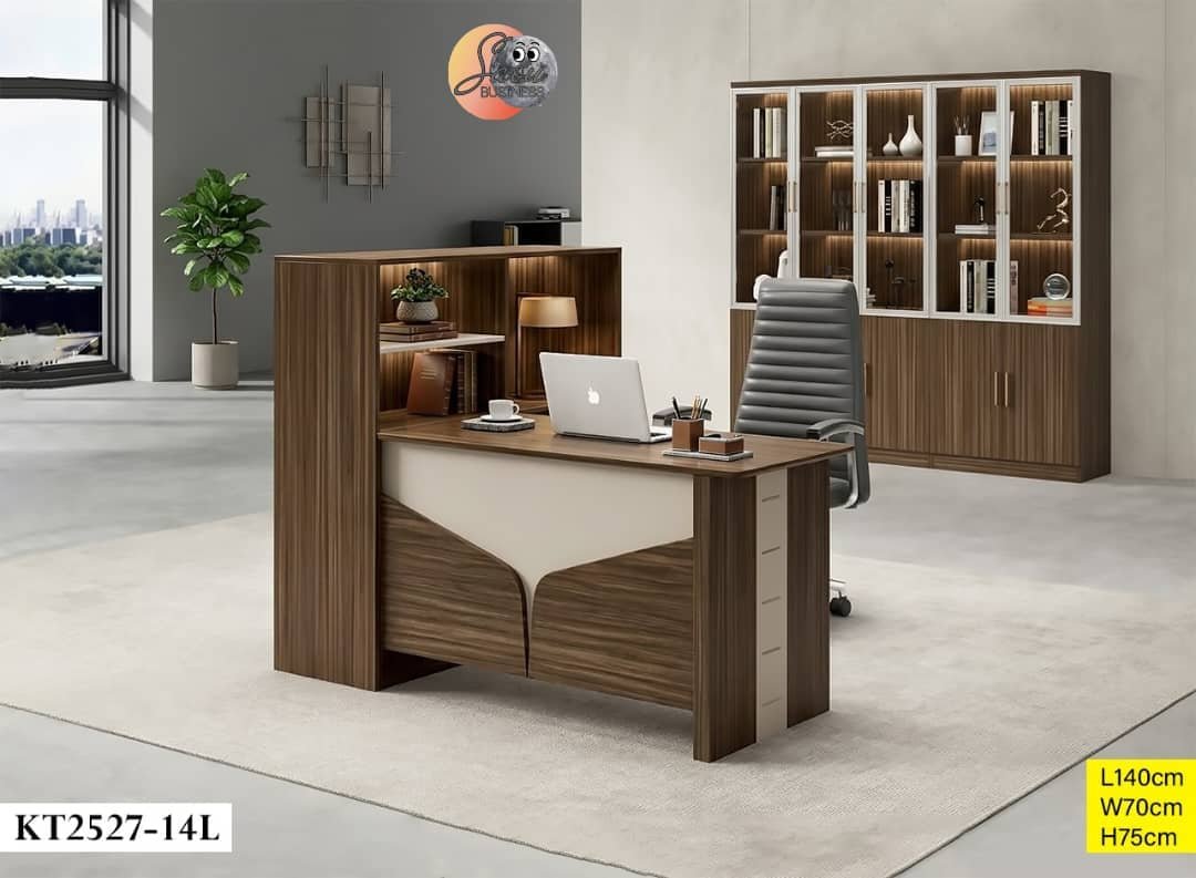2026/08/531544-1.jpg KT2527-14L - BUREAU DIRECTION EXÉCUTIF AVEC MEUBLE DE RANGEMENT LATÉRAL INTÉGRÉ – Image 1