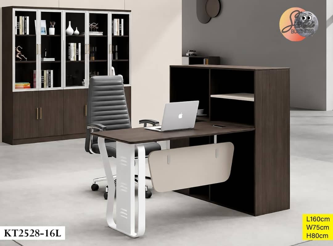 2026/08/531642.jpg KT2528-16L - BUREAU DIRECTION EXÉCUTIF AVEC COMPTOIR/RANGEMENT LATÉRAL INTÉGRÉ – Image 1